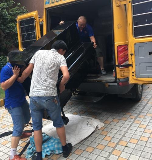 鋼琴搬運